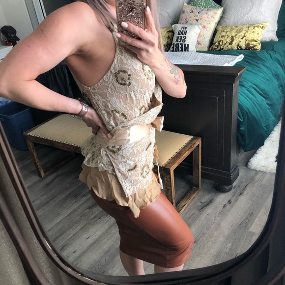 Head turning boutique vintage wrap top - Picture 3 of 4